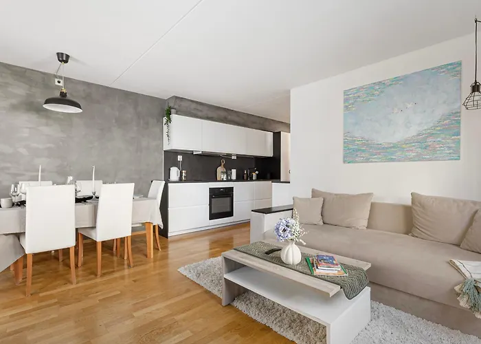 Modern And Stylish In דירה *