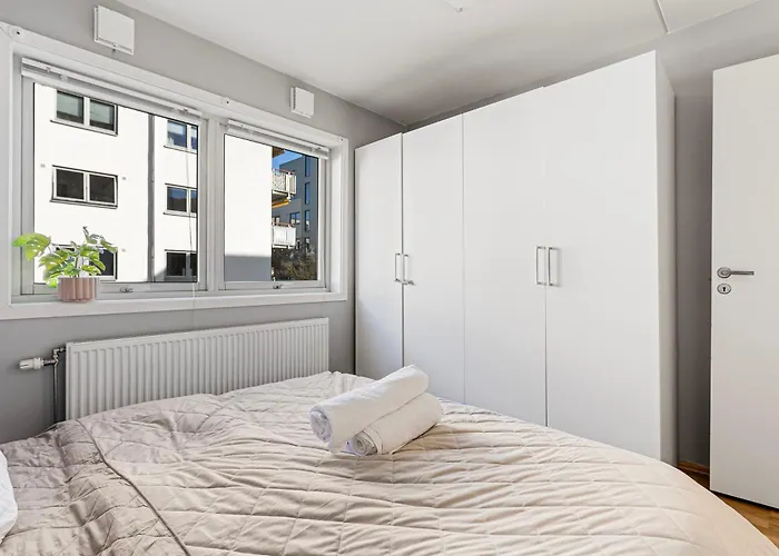 Modern And Stylish In Lägenhet *